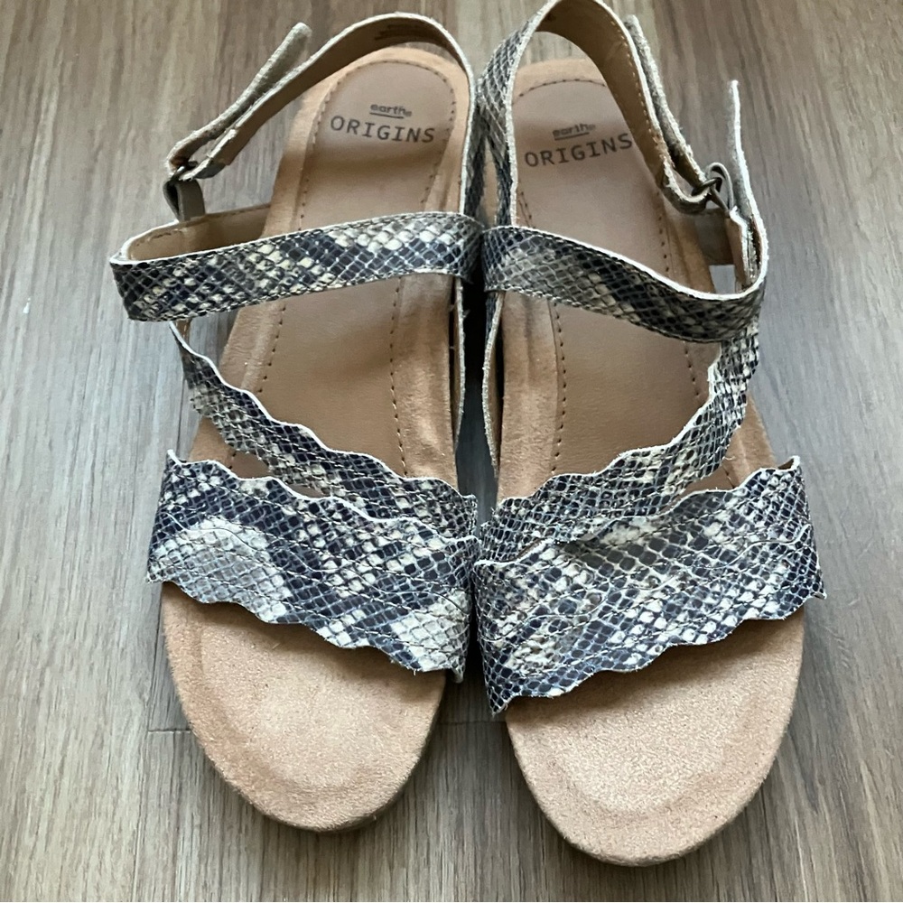 Origins Women's Snakeskin Pattern Sandals